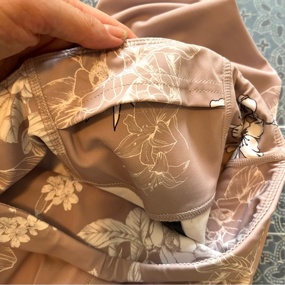 NWOT athletic top and leggings - Picture 12 of 16